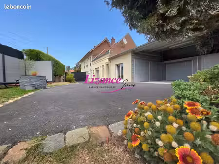maison 8 pièces 202 m²