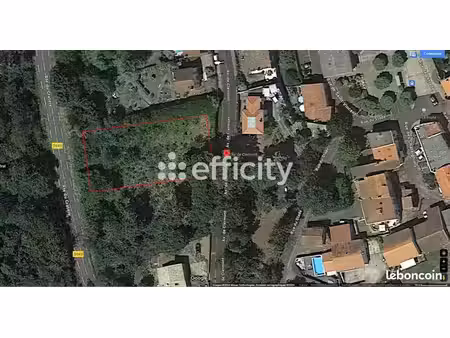 terrain 1 350 m² sayat