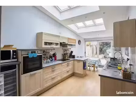 maison 8 pièces 163 m²