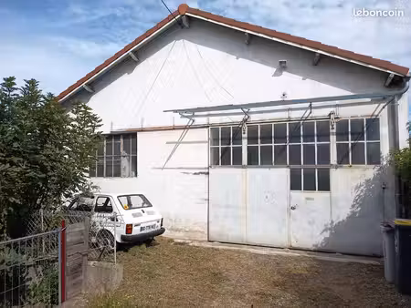 garage de 200 m2