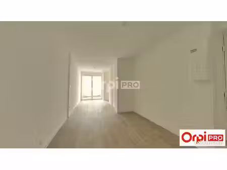 local commercial 33 m²