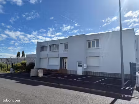 177 m2 de bureaux à gerzat  2 bureaux indépendants (90 m2 & 87 m2)  6 places de stationnem