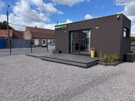 très beau terrain avec bureau