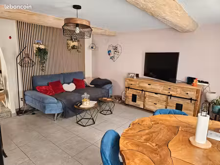 maison de ville avec exterieurs