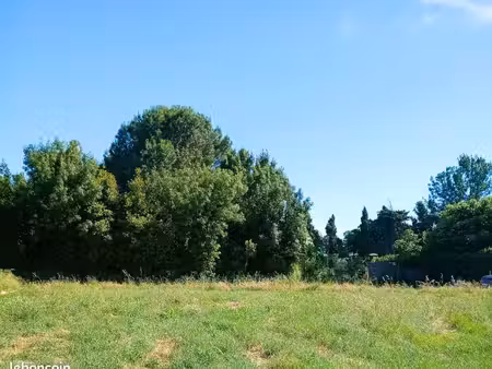 terrain 1 000 m² bompas
