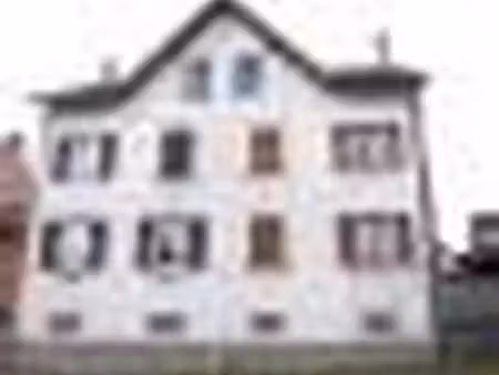 maison mitoyenne à rénover de 117 m2   7 pièces avec jardin