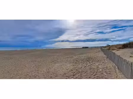 a 100m de la plage  f2 à la grande-motte avec terrasse sud 