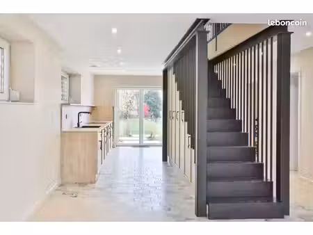 maison rénovée intégralement - 179 m² - terrain 694 m²
