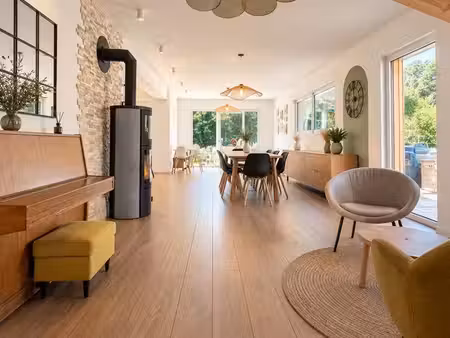 maison 7 pièces 179 m²
