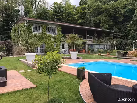 propriété de caractère 300 m² avec piscine  tennis et parc de 1 2 ha – bruebach