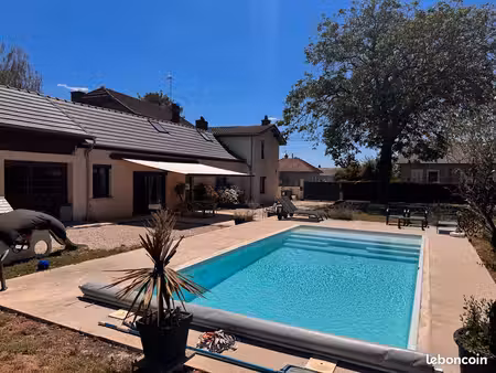 maison 6 pièces 140 m2 4 chambres avec piscine blanzy centre
