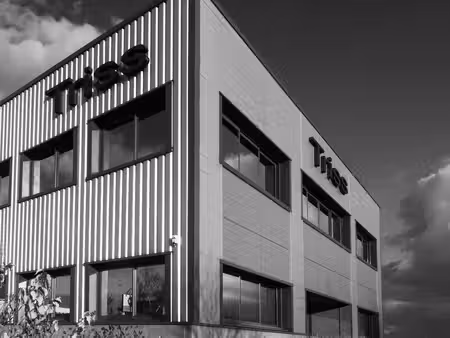 bâtiment d'activité polyvalent : bureaux  showroom  atelier & stockage