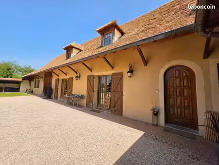 propriété 8 pièces 224 m²