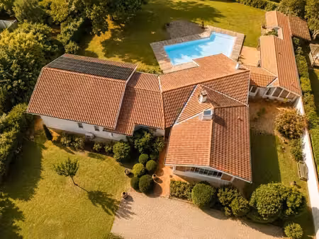 villa soorts hossegor 177 m2  parc  piscine  garage sur une parcelle de 5100 m²
