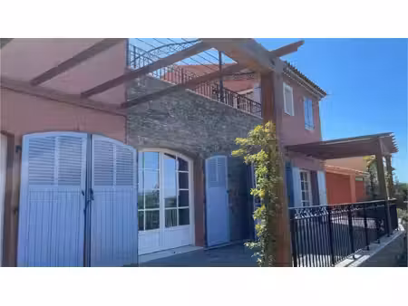 golfe de saint-tropez  superbe villa 5 pièces avec piscine