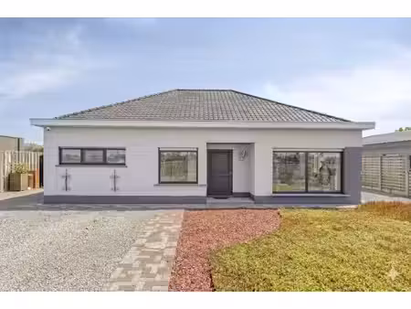 gerenoveerde woning met zonnige tuin nabij aalter