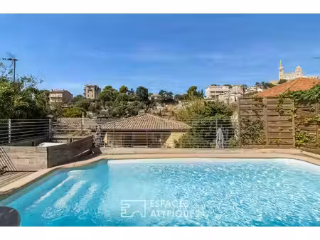 maison avec piscine et restanques - vue sur notre-dame - roucas blanc