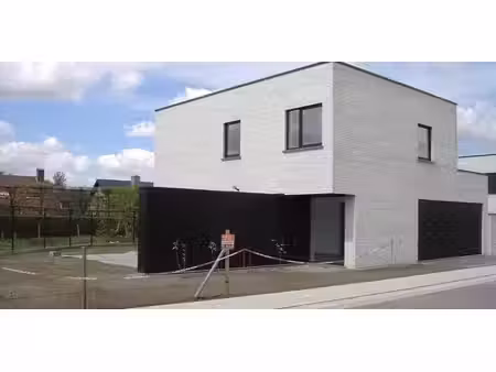 villa à louer à ieper pour € 1.090 avec 4 chambres à coucher