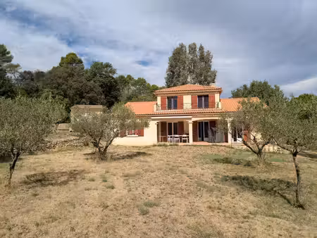 villa 114m² habitables  3 chambres  calme absolu.
