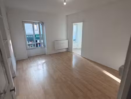 t2 32 m² – libre immédiatement