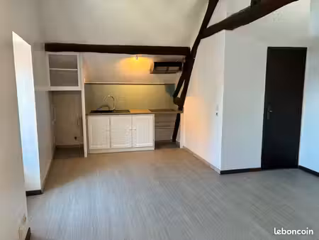 t2 42 m² – dpe d – libre immédiatement