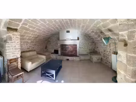 a louer meublé grand t2 avec cour