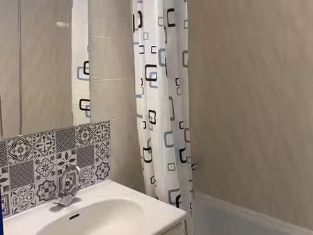 studio avec piscine