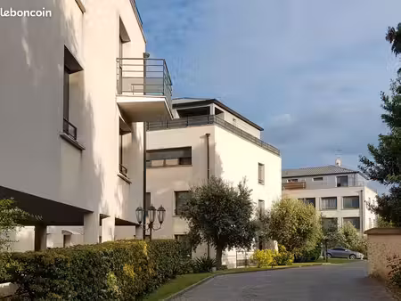 location 3 pièces – résidence sécurisée – proche transports – champigny-sur-marne