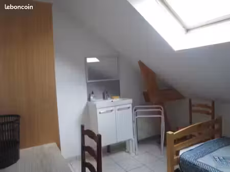 loue chambre meublée