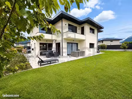 maison 7 pièces 180 m²