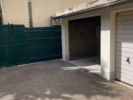 garage / box sécurisé à louer – 15 m² – avignon saint-ruf