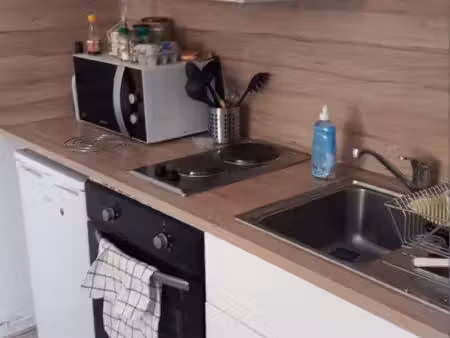 location studio meublé