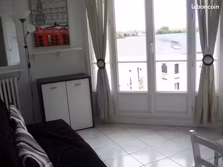 studio 16 m2 meublé à proximité du rer a la varenne