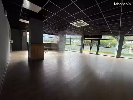 local commercial 207 m²
