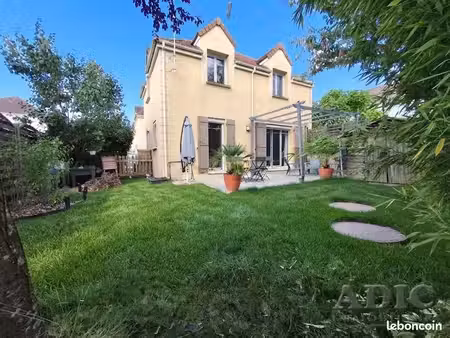 maison 4 pièces 80 m²