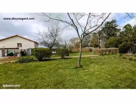 terrain 677 m² vouillé