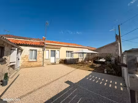 maison de plain-pied centre-bourg de magné
