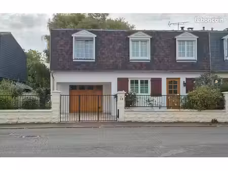 maison familiale 6 pièces 121 m² - 5 chambres - combs-la-ville - bois l'evêque