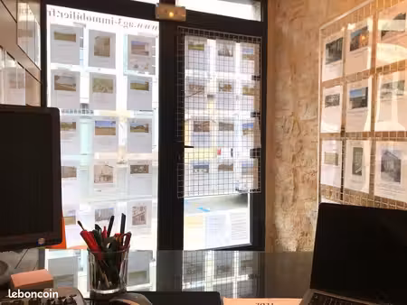 local commercial/bureau avec vitrine