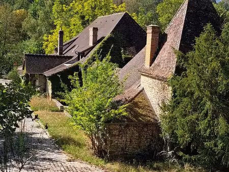 propriété sur 4 hectares boisés