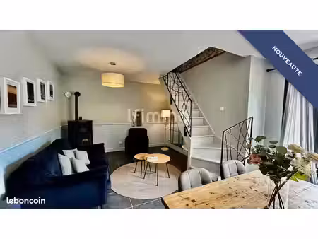 maison 8 pièces 226 m²