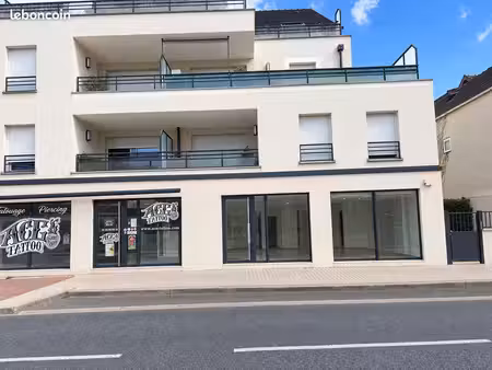 a louer- local commercial 51 m²-centre-ville d'ozoir la ferrière