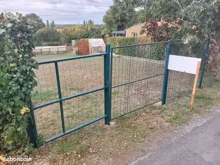 vends terrain à bâtir