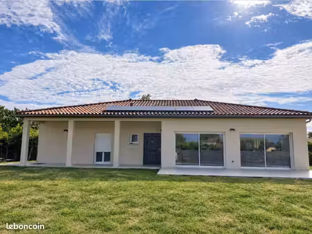 ? maison récente 160 m² – terrain 4 600 m² – garage 160 m²