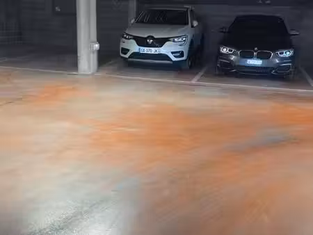 loue place de stationnement dans parking privé sécurisé intra muros