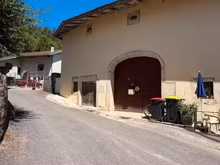 atelier 160 m² – projet d’habitation autorisé – 2 garages – gare tgv à 5 min à pied