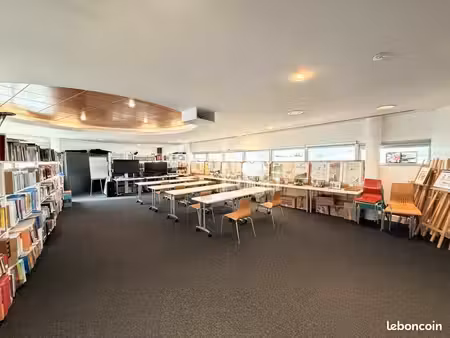 bureaux 242 m² chasseneuil du poitou