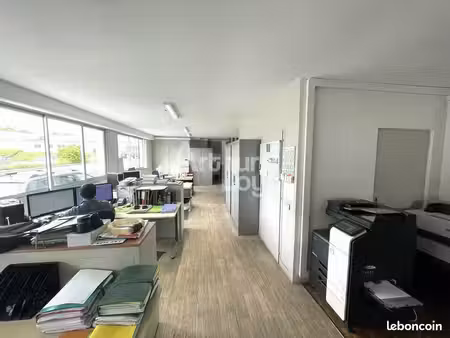 bureaux 303 m² poitiers