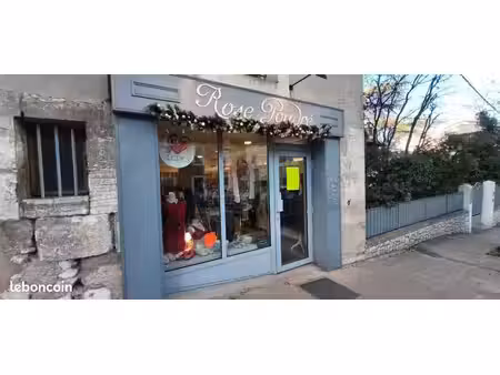 droit au bail – pernes-les-fontaines – 45 m² – grande vitrine – 16 500