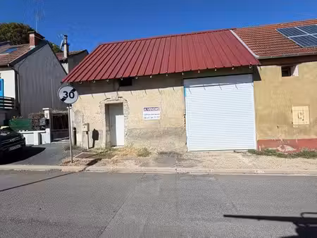 dépôt / entrepôt